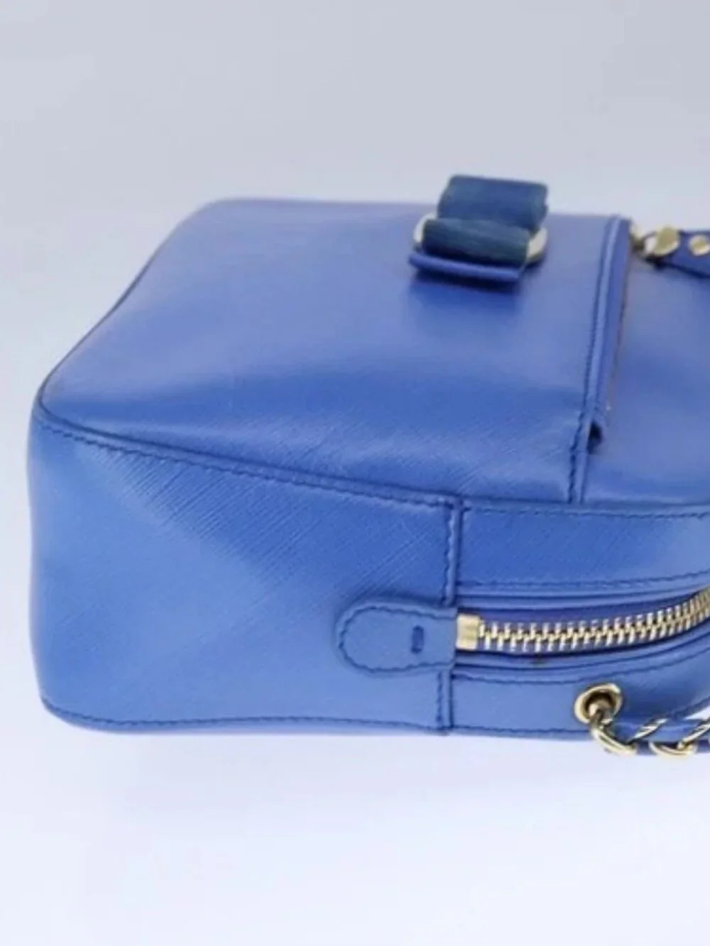 Salvatore Ferragamo Vala Chain Shoulder Bag Leather Blue Gold Auth 106166